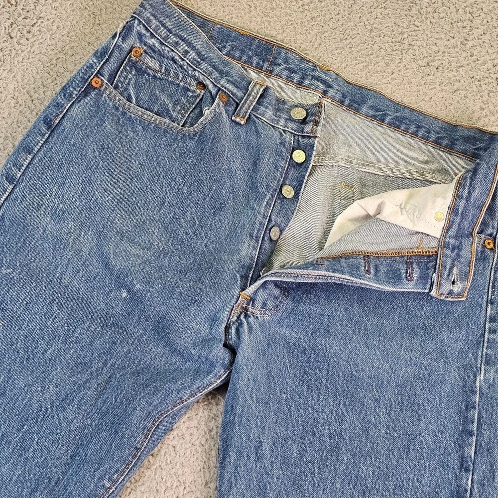 Vintage Levis 501 Jeans Mens 33x32 Blue Medium Wash Denim Button Fly USA 80s